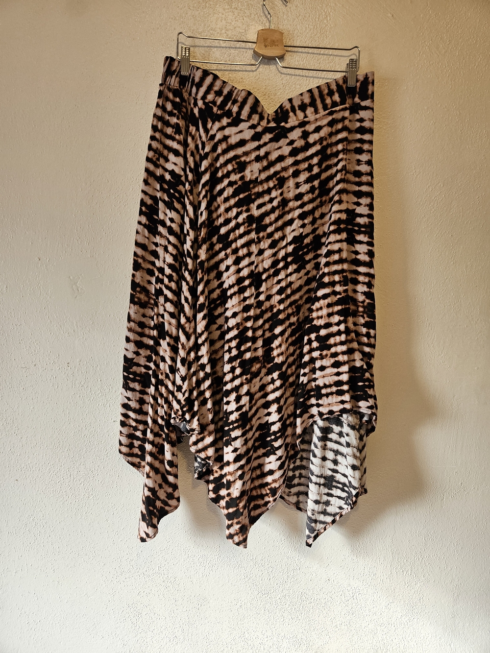 torrid Cream and Black Asymmetrical Handkerchief Hem Skirt